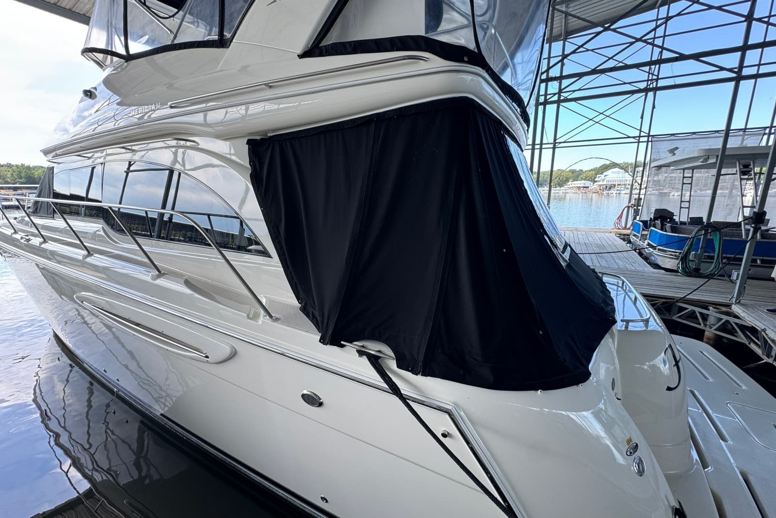 2008 Meridian 411 Sedan