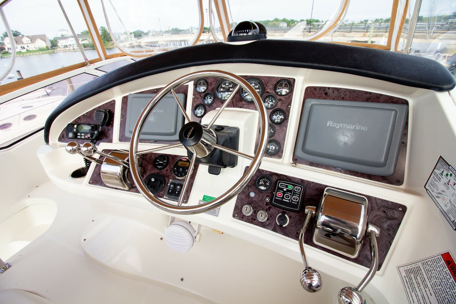 2006 Carver 33 Super Sport