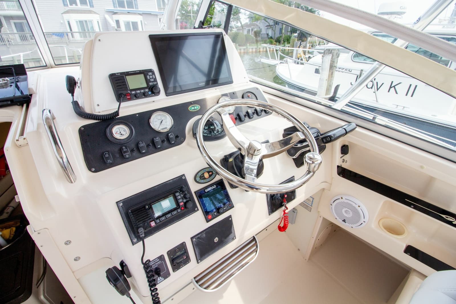 2004 Grady-White Marlin 300