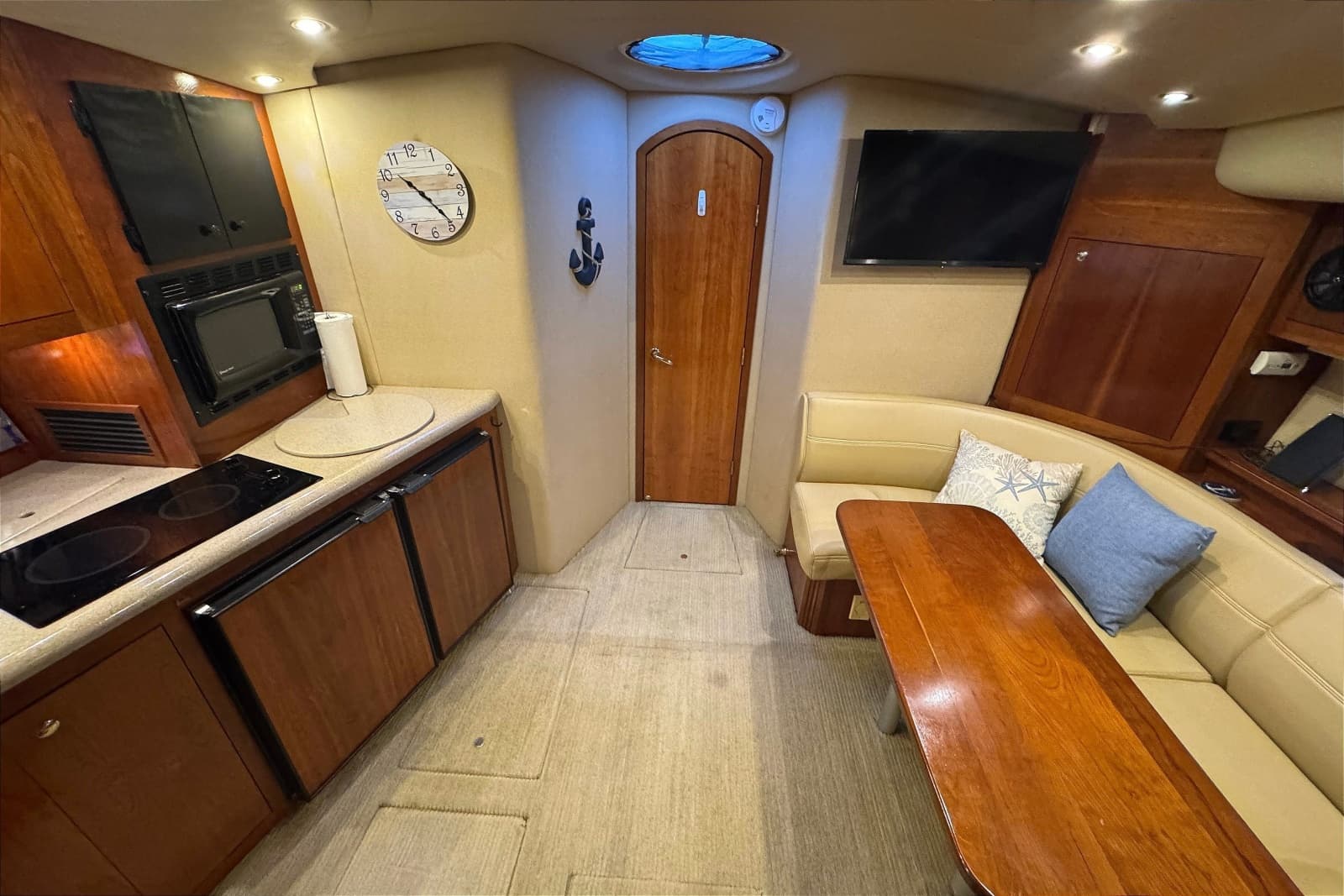 2003 Cruisers Yachts 3970 Express