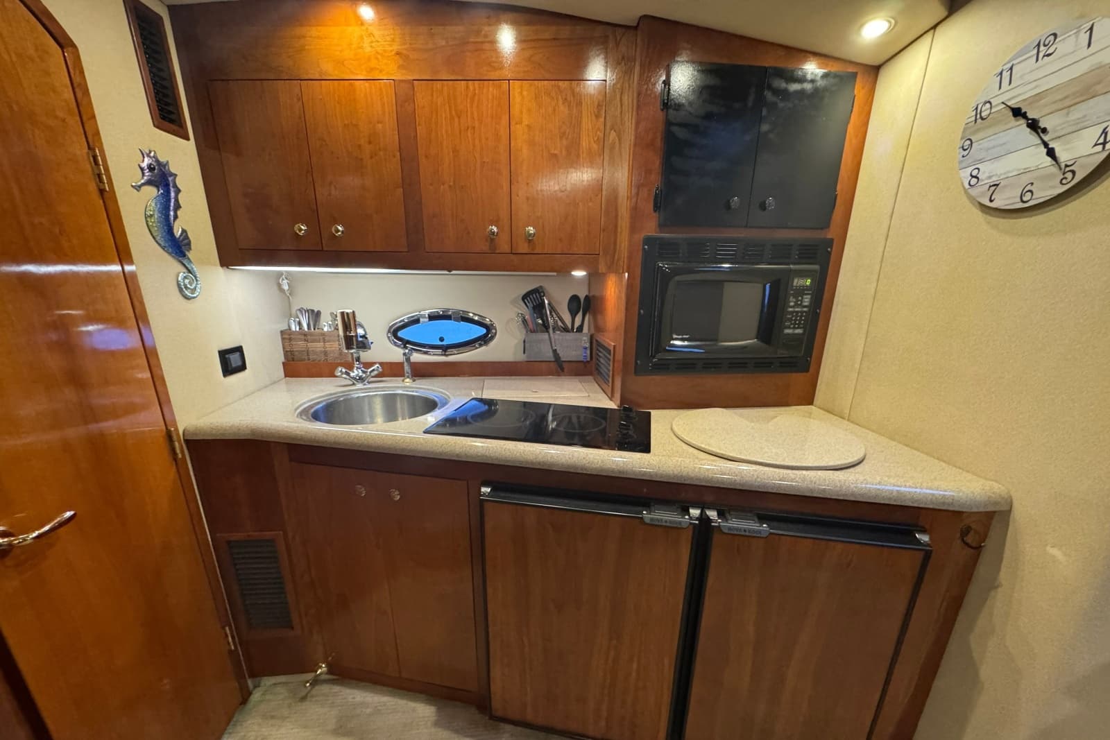 2003 Cruisers Yachts 3970 Express