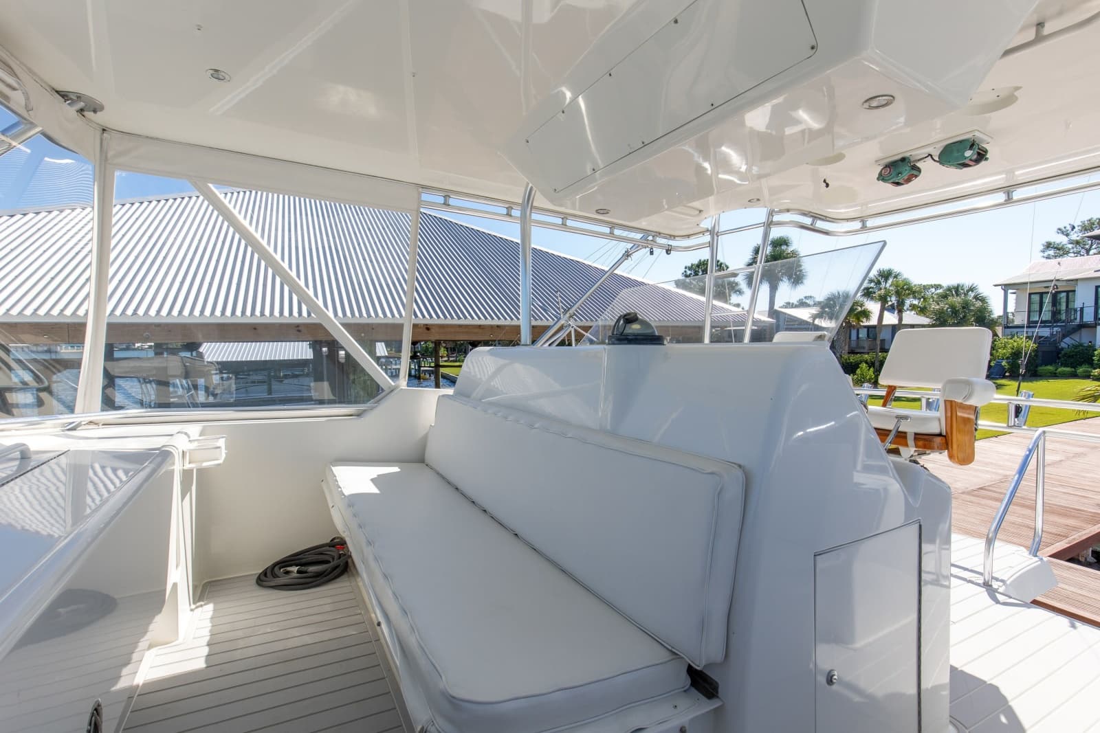 1998 Hatteras 60 Convertible