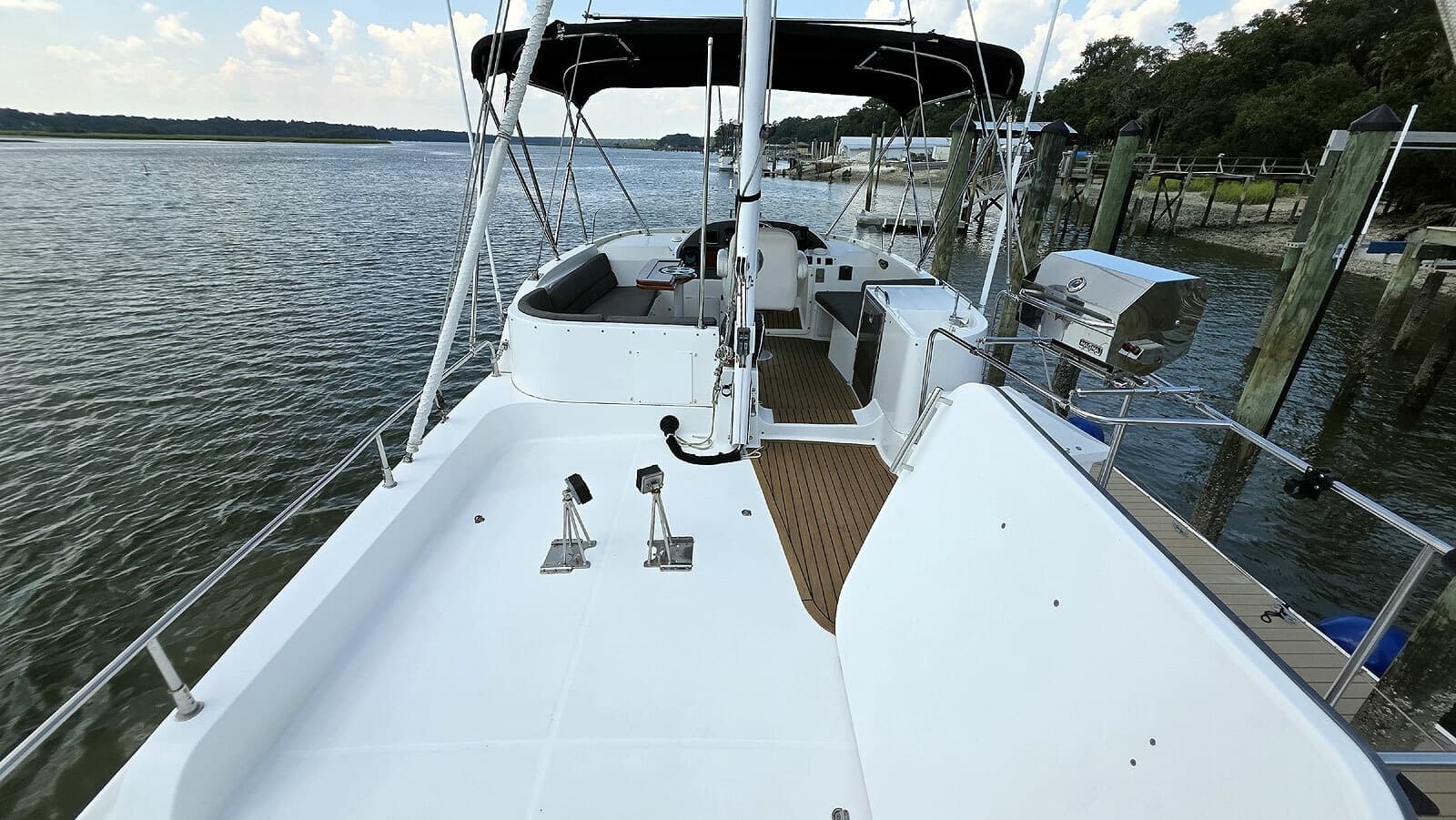 Flybridge Aft Deck Forward