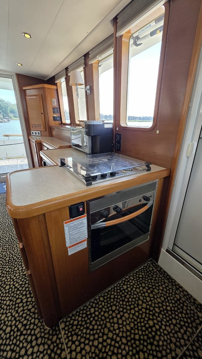 Main Cabin Galley Aft