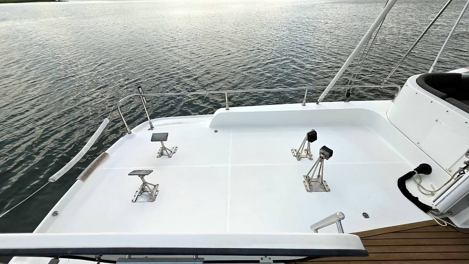 Flybridge Aft Deck Port