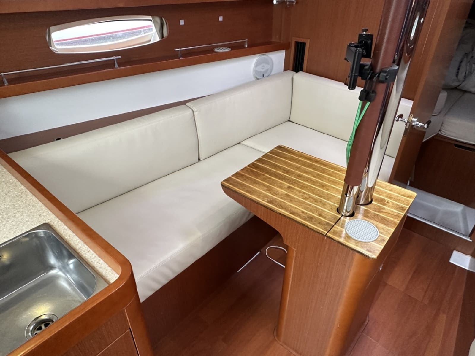 2015 Beneteau 31 Platinum