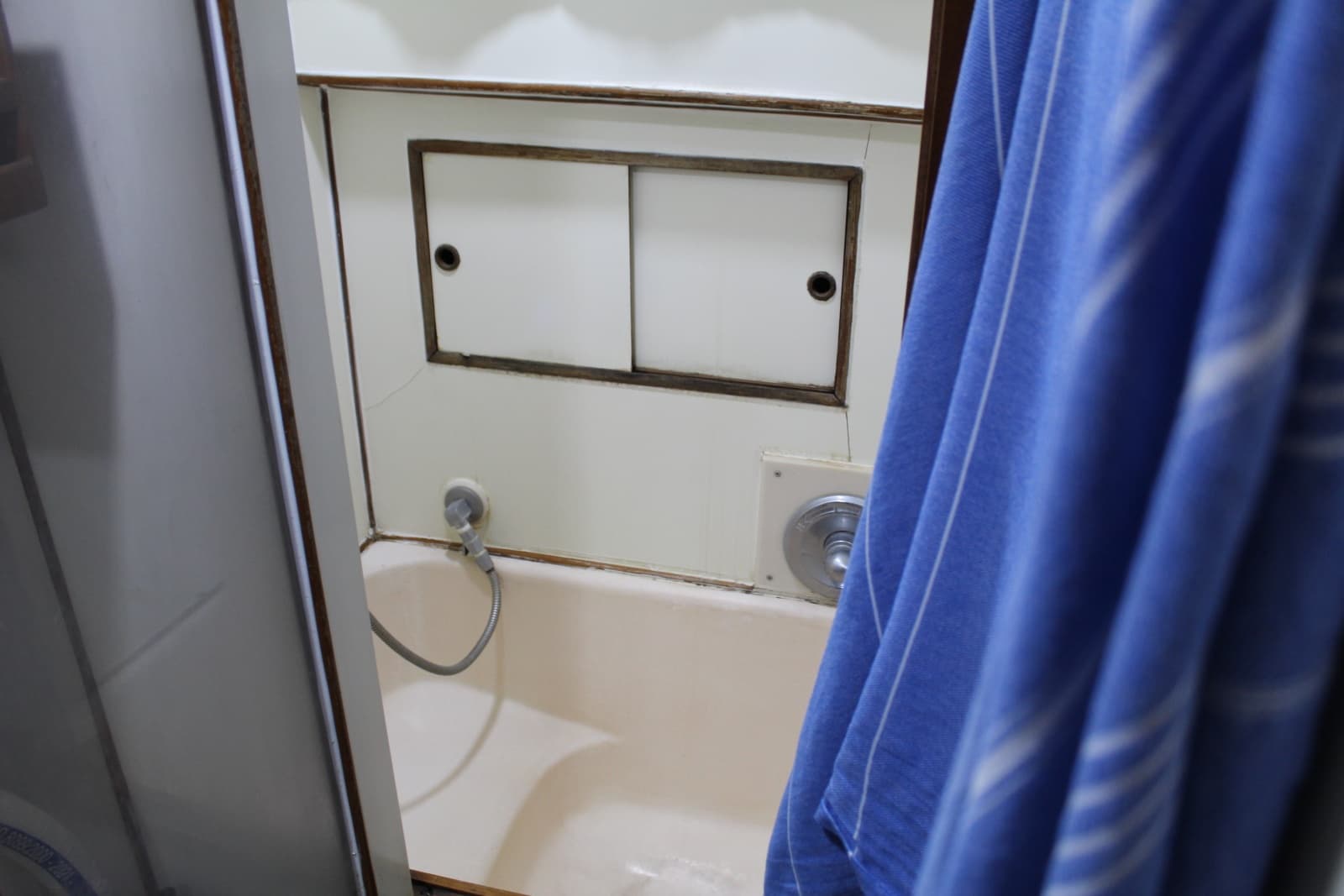 1983 Ocean Alexander 40 Double Cabin