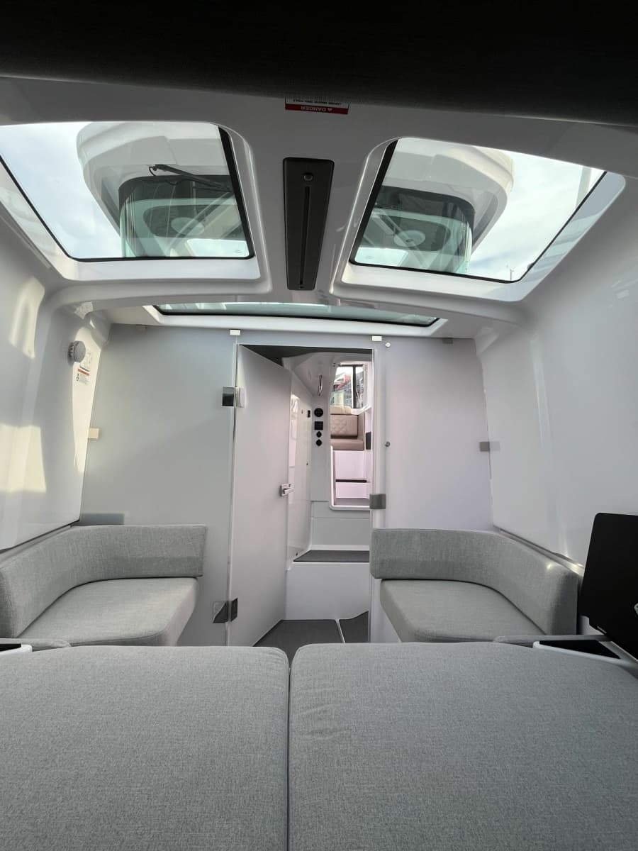 2023 Axopar 37 XC Cross Cabin