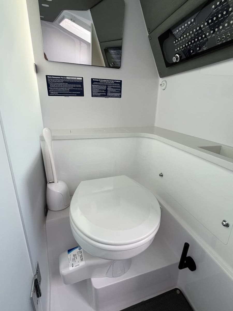 2023 Axopar 37 XC Cross Cabin