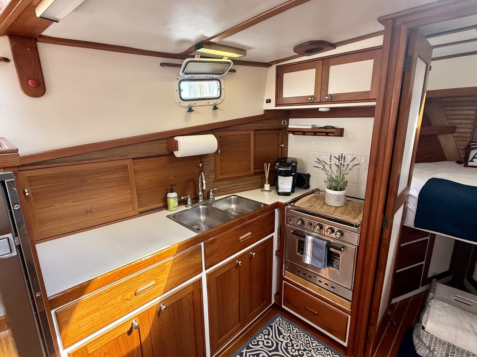 1987 Wilbur Flybridge Cruiser