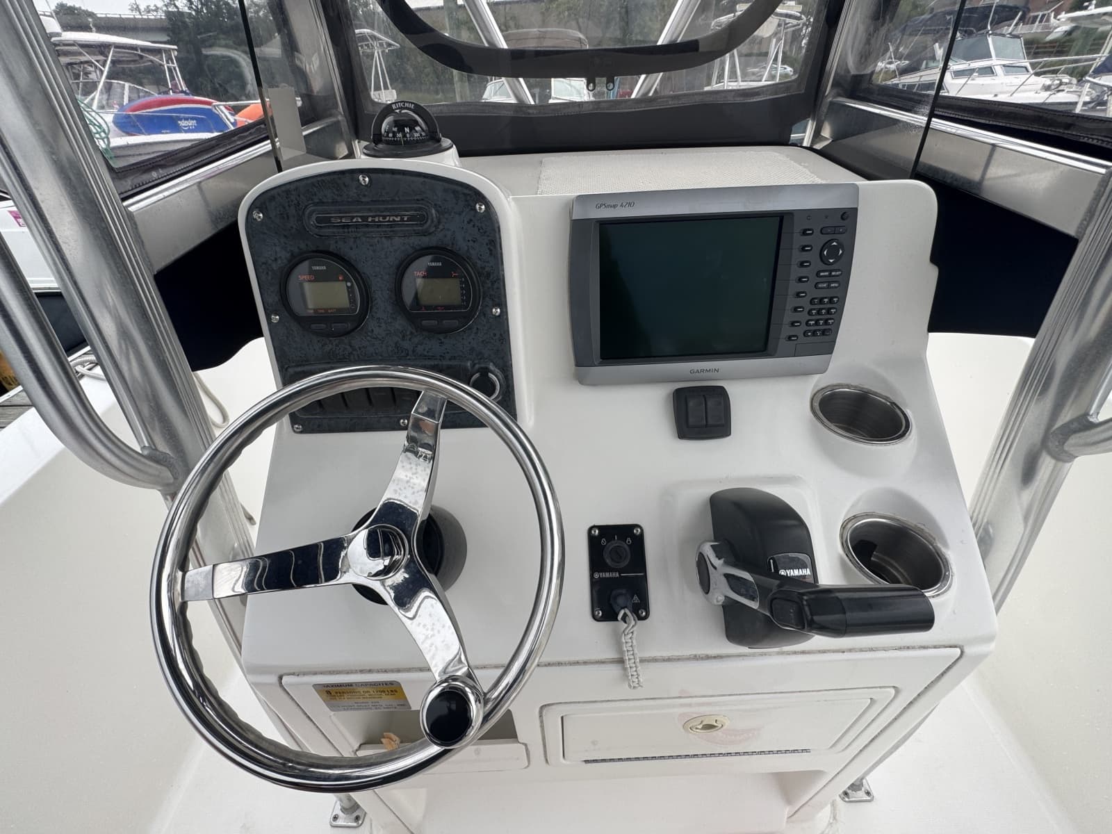 2007 Sea Hunt Triton 220