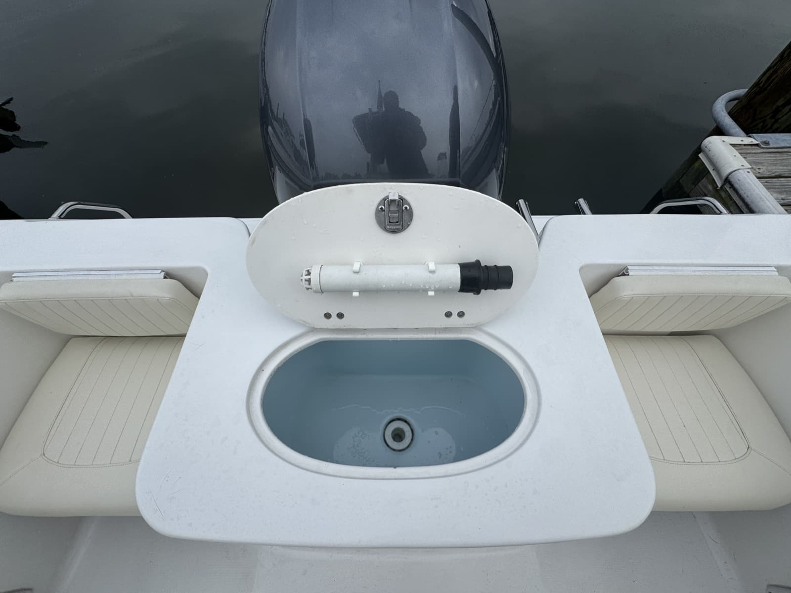 2007 Sea Hunt Triton 220