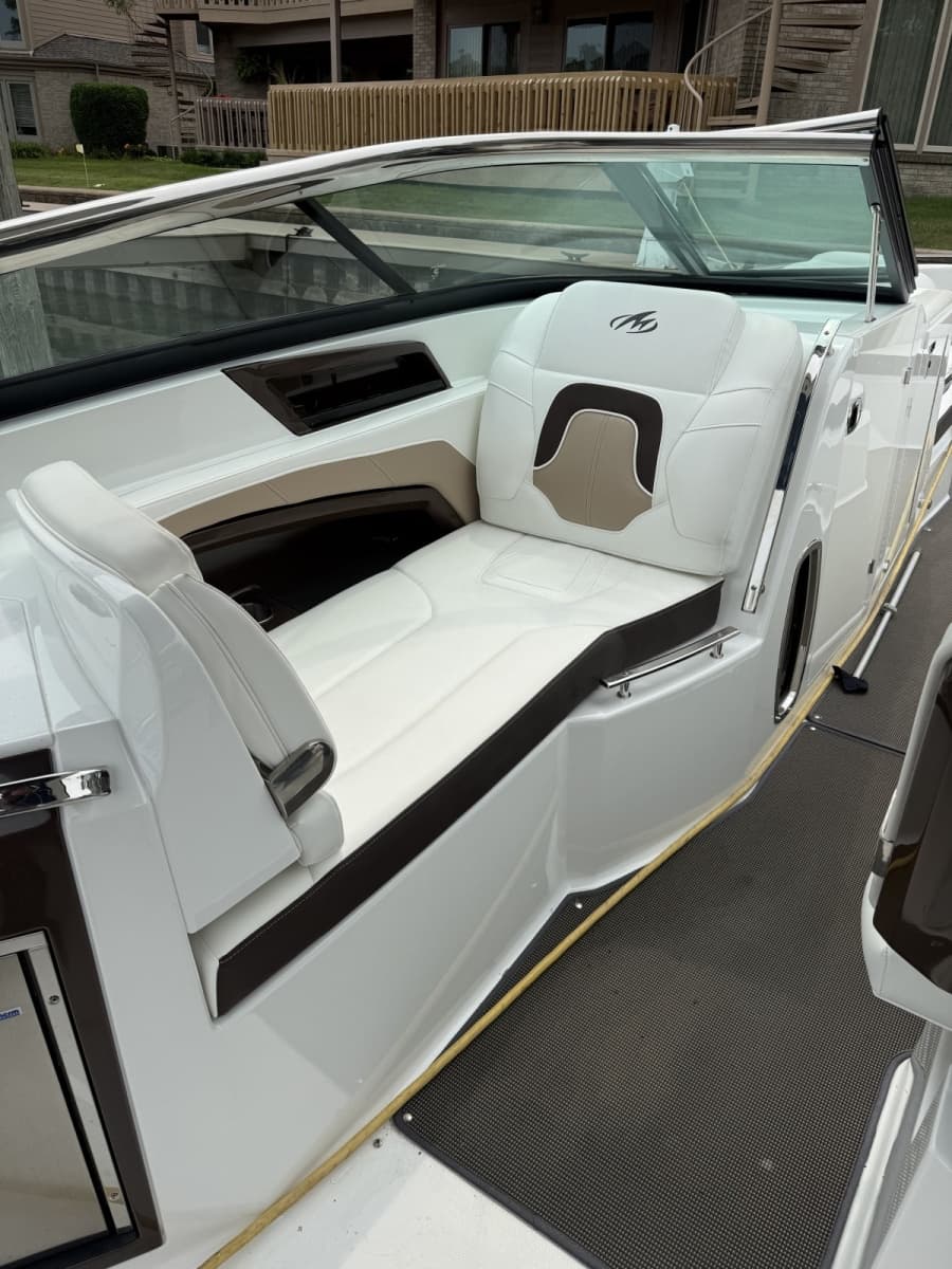 2016 Monterey 328SS