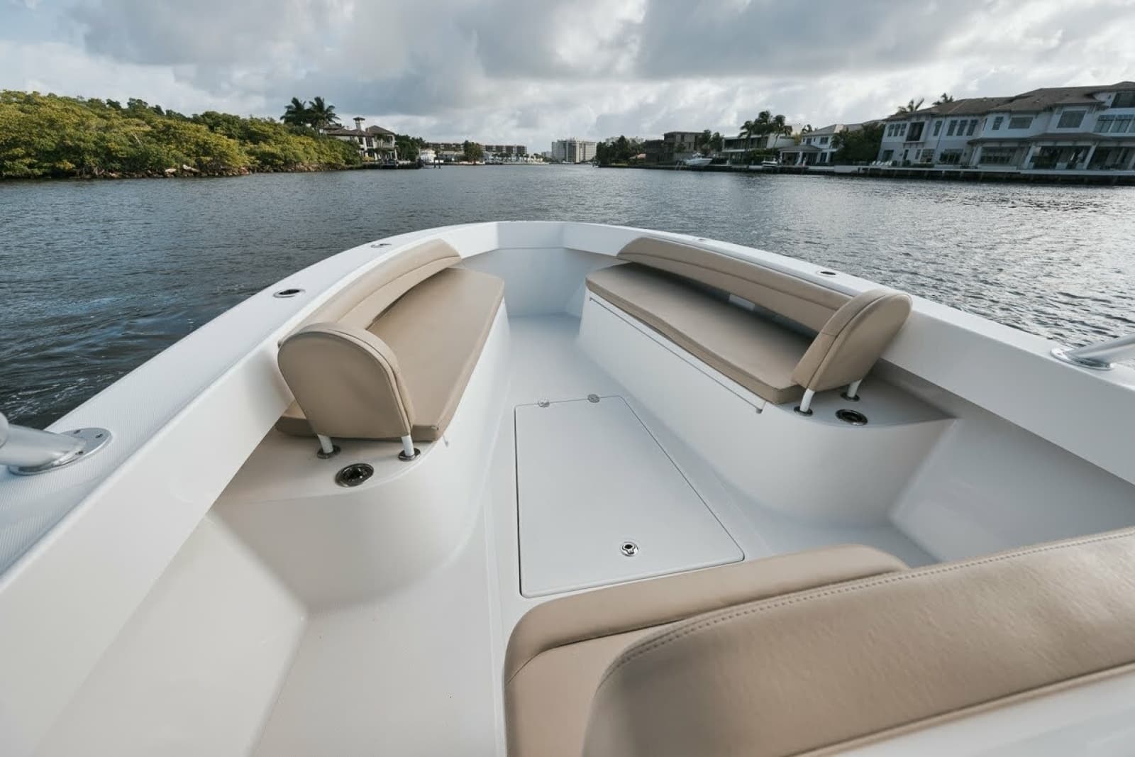 2017 Bahama 37