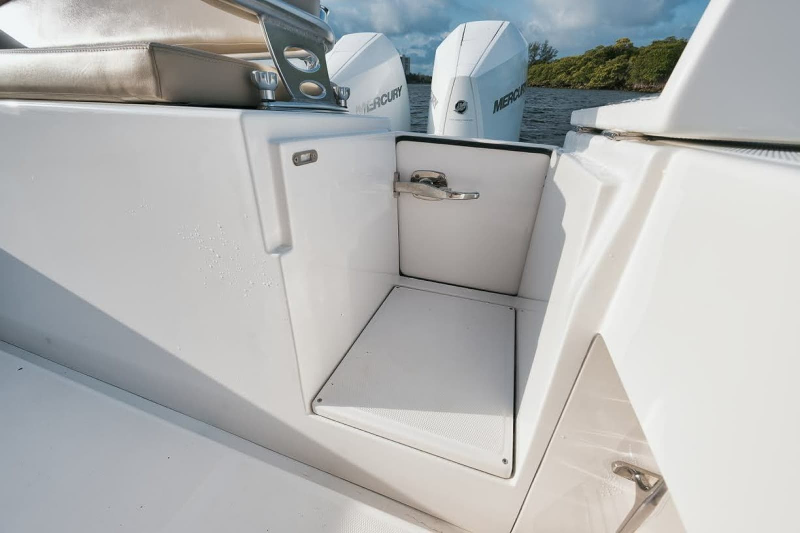 2017 Bahama 37