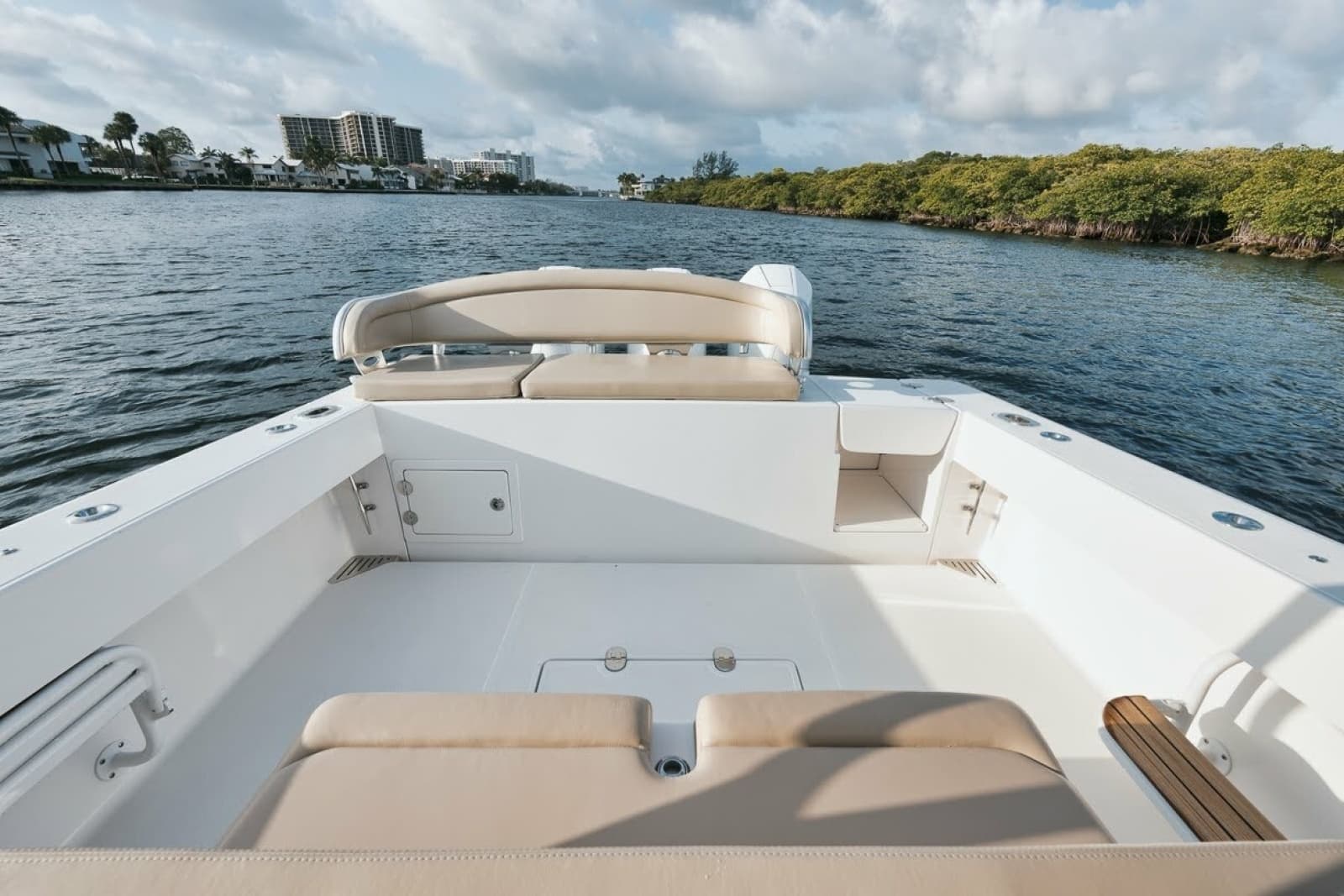 2017 Bahama 37