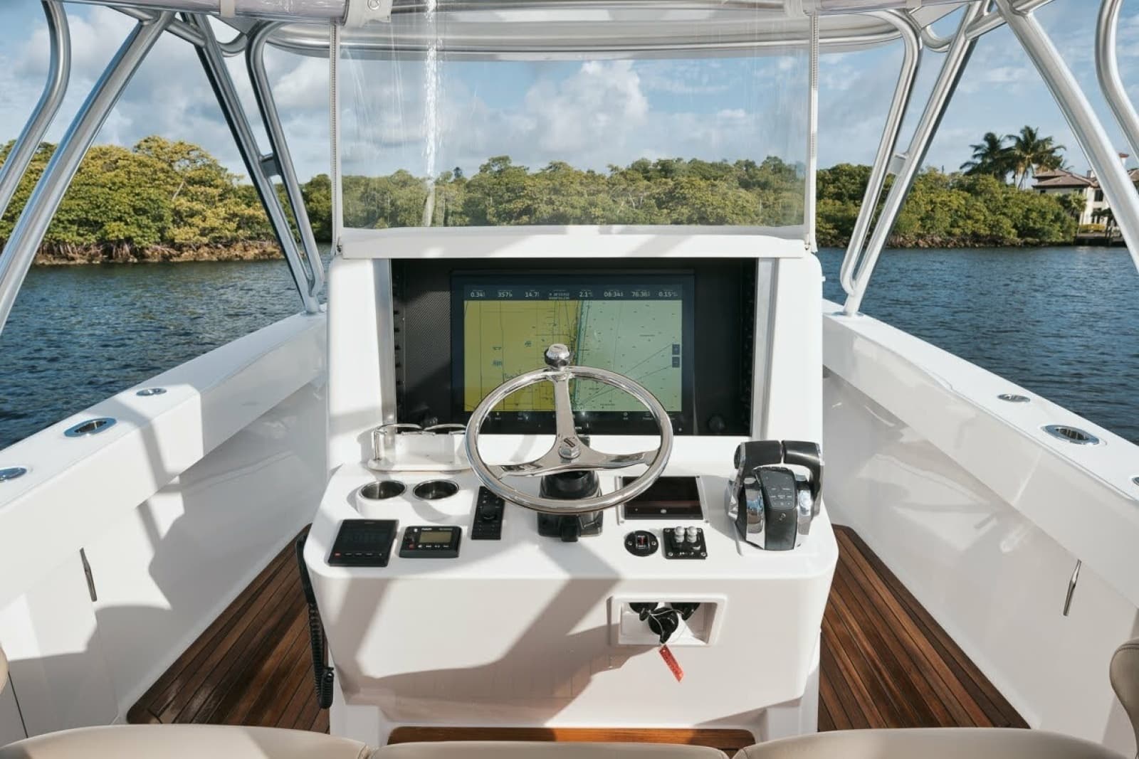 2017 Bahama 37