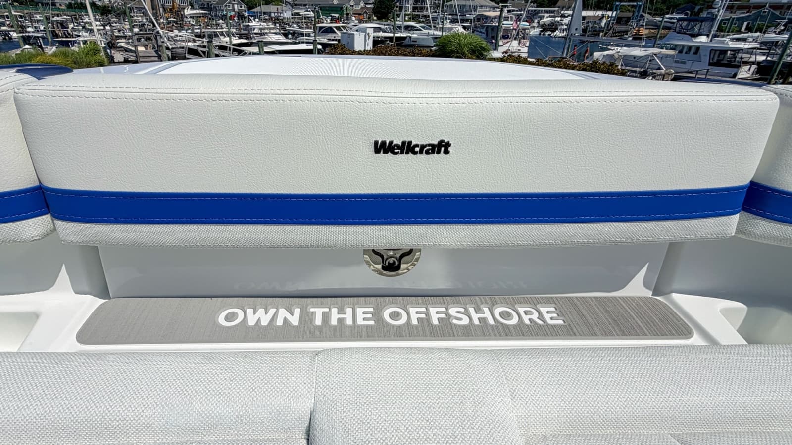 2027 Wellcraft 28 Explorer