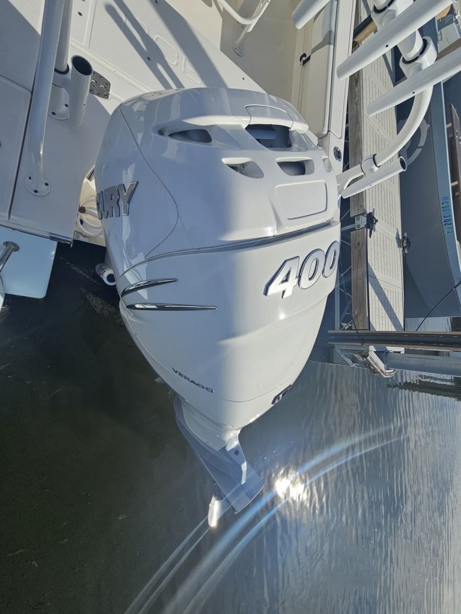 2023 Robalo 266 Cayman