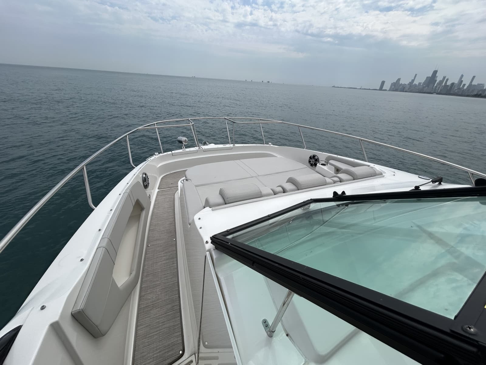 2023 Sea Ray Sundancer 320