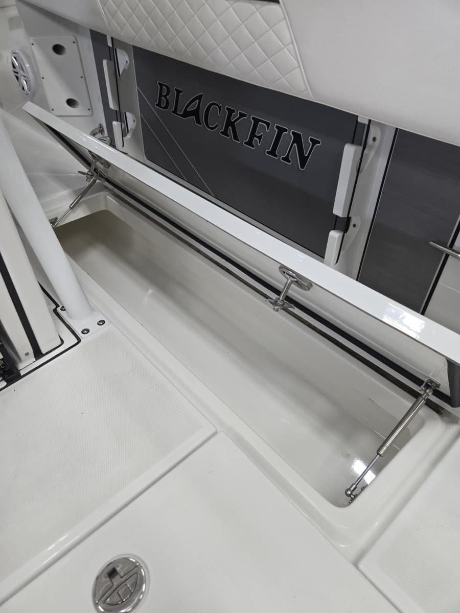 2023 Blackfin 272 CC