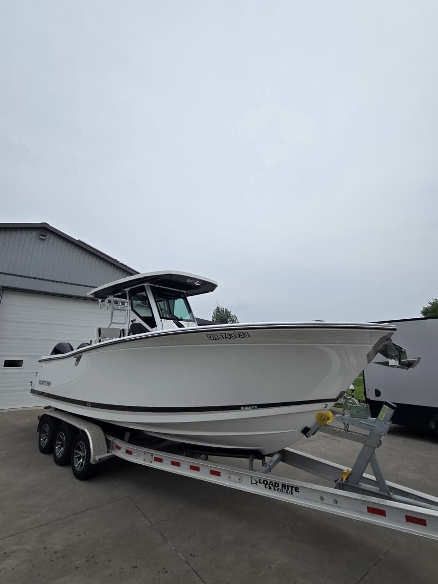 2023 Blackfin 272 CC