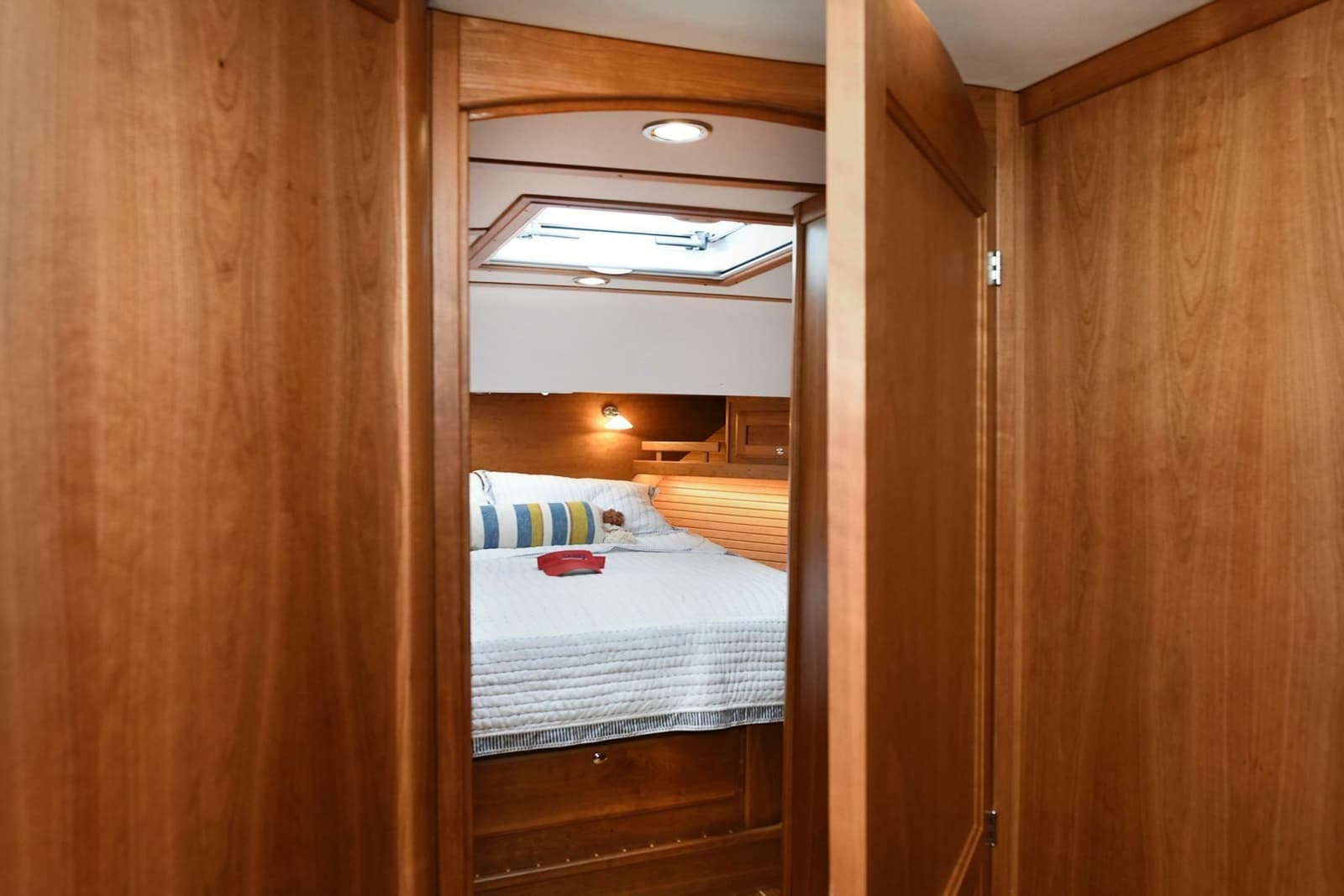 2021 Sabre 48 Salon Express