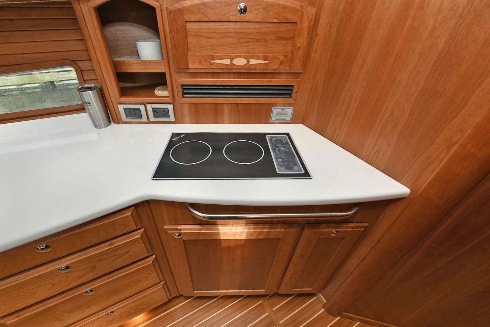 2021 Sabre 48 Salon Express