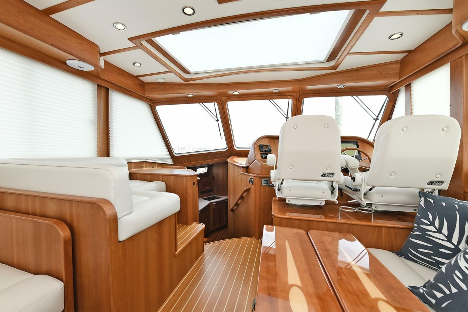 2021 Sabre 48 Salon Express