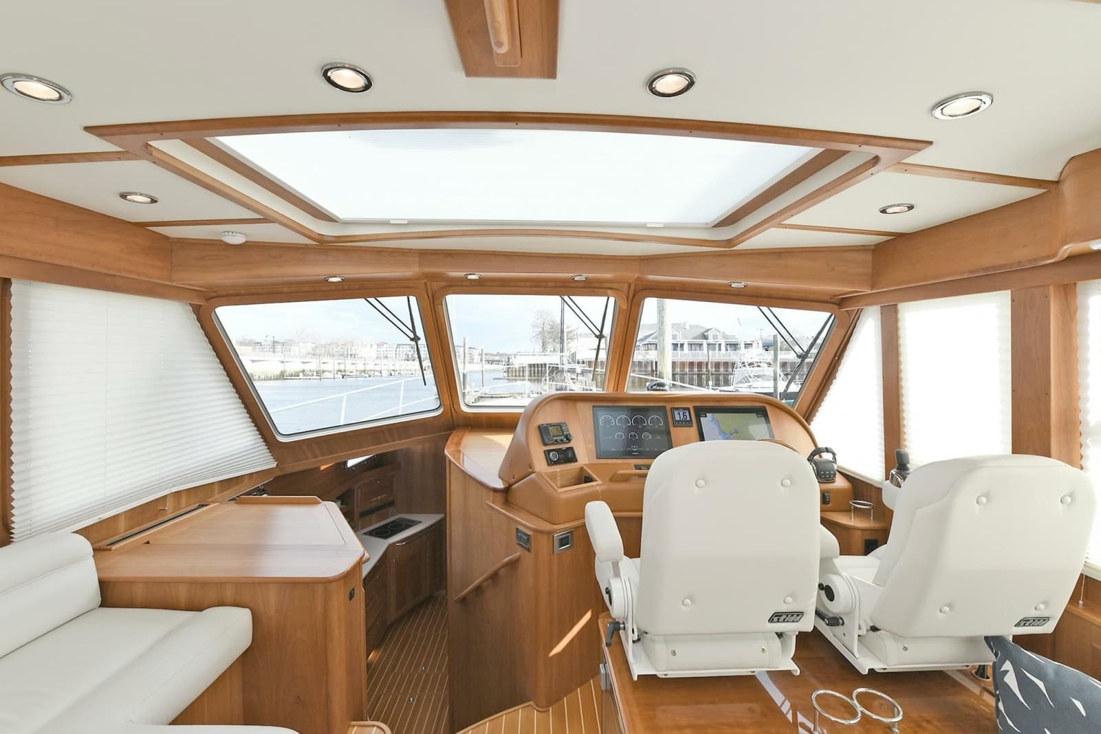 2021 Sabre 48 Salon Express