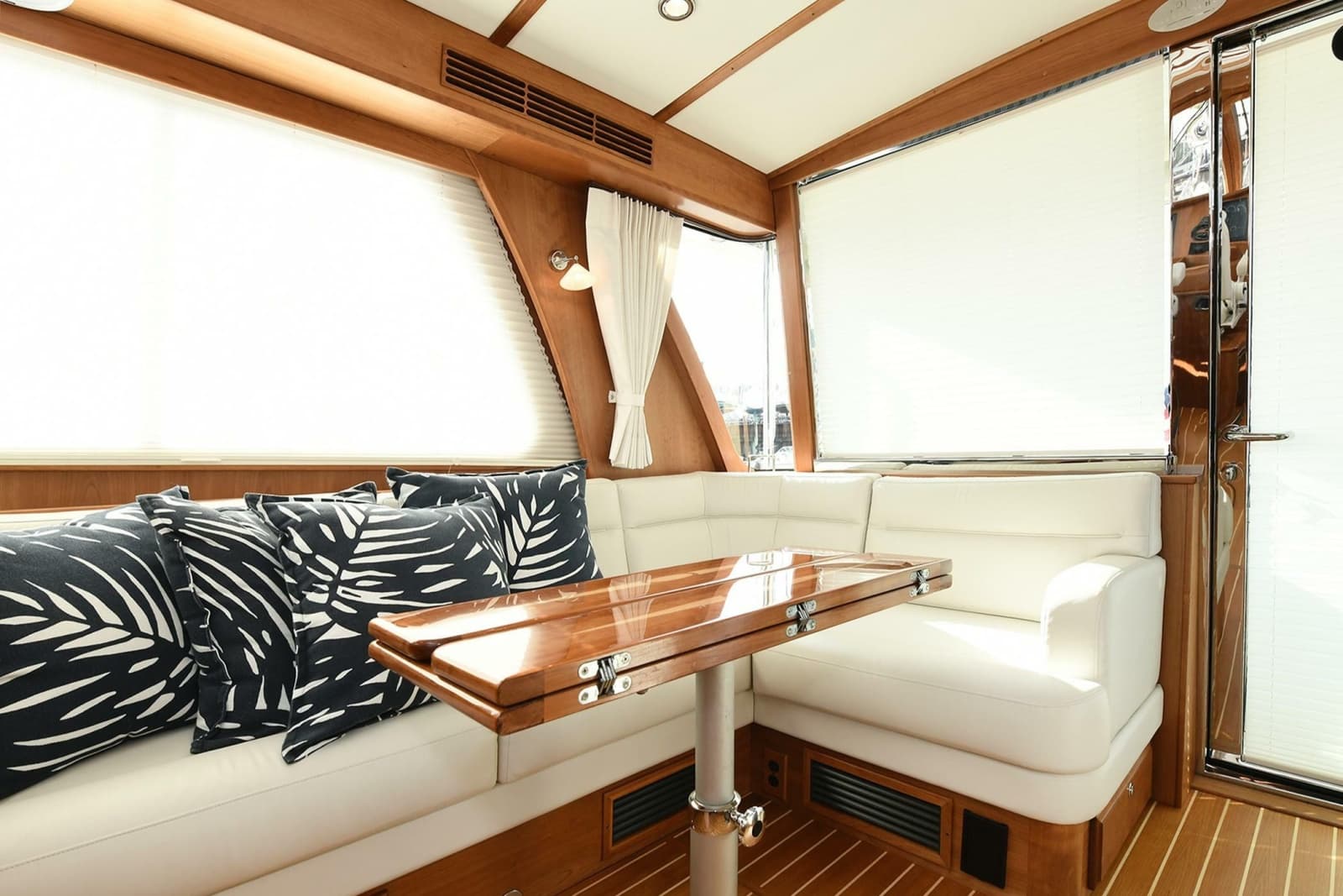 2021 Sabre 48 Salon Express