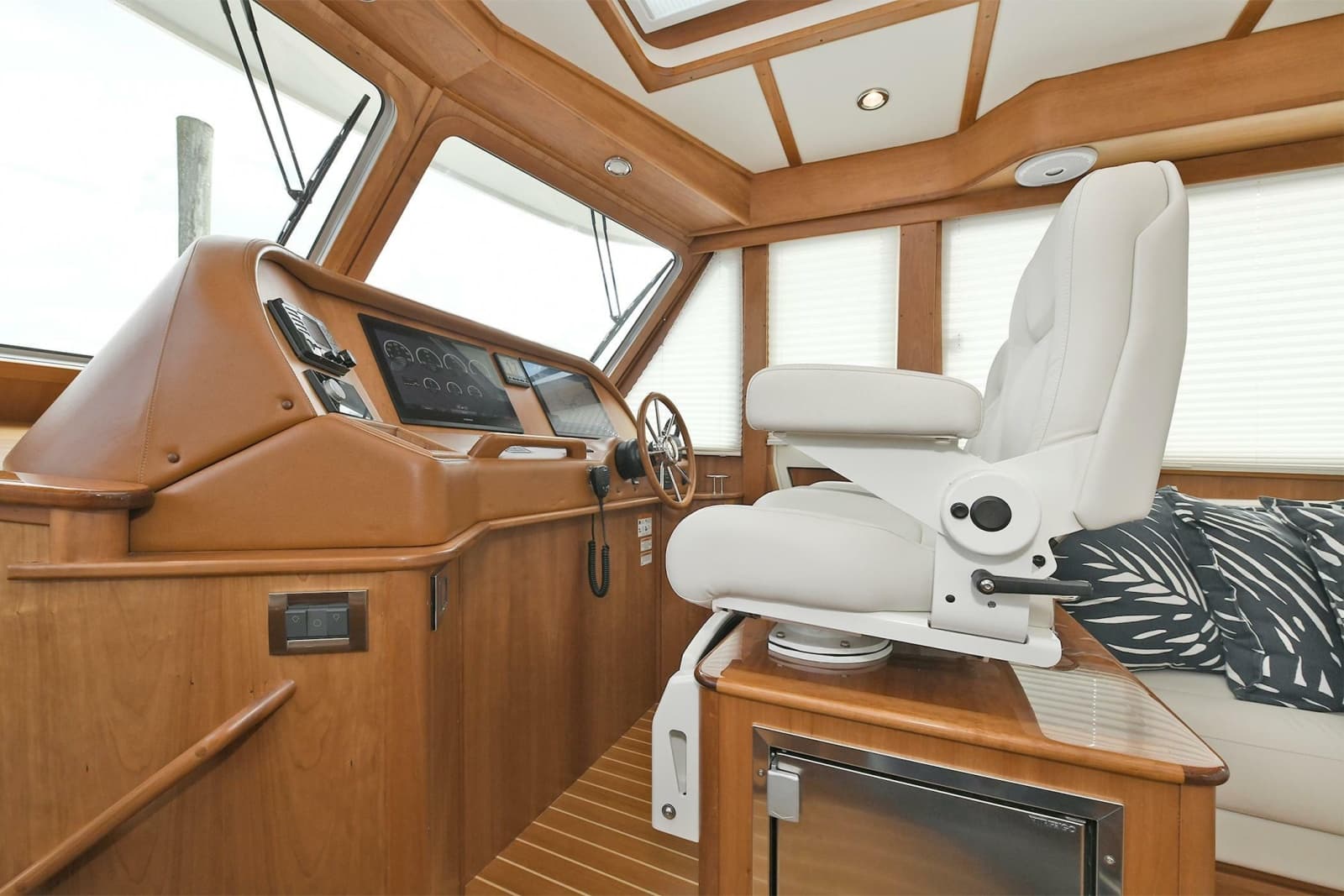 2021 Sabre 48 Salon Express