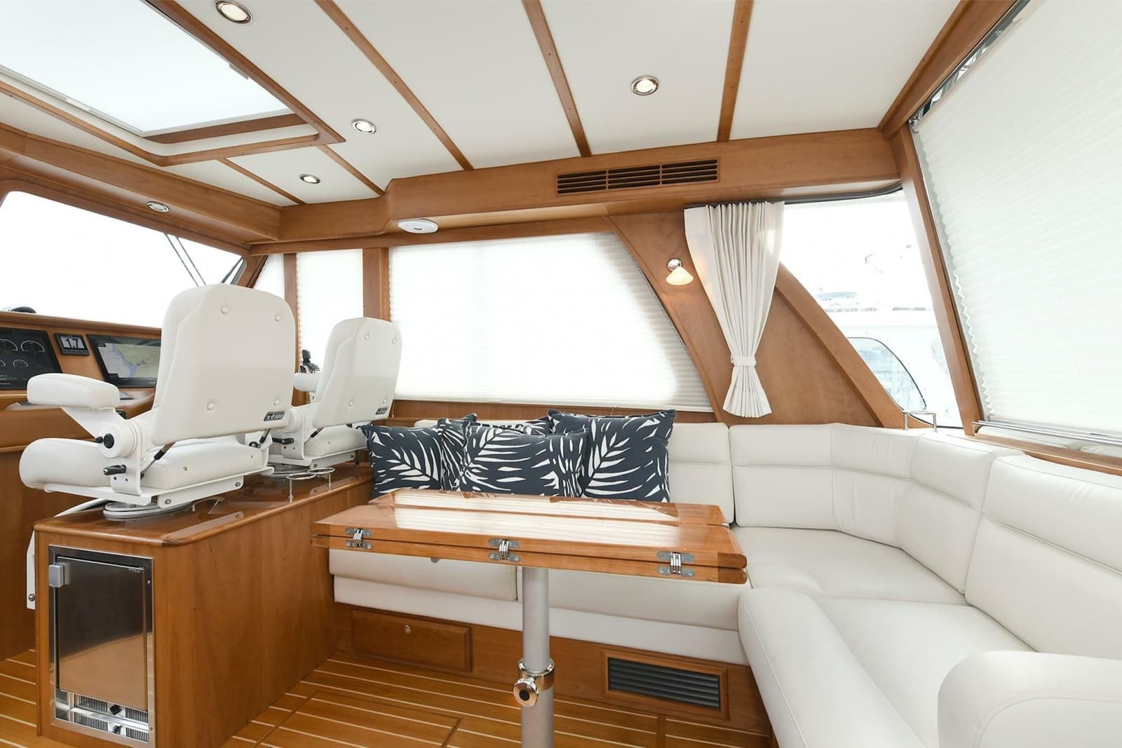 2021 Sabre 48 Salon Express