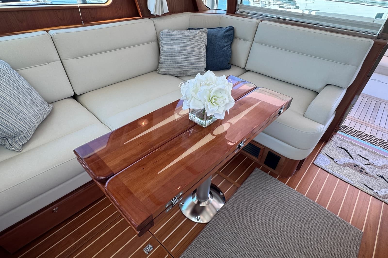2024 Sabre 48 Salon Express
