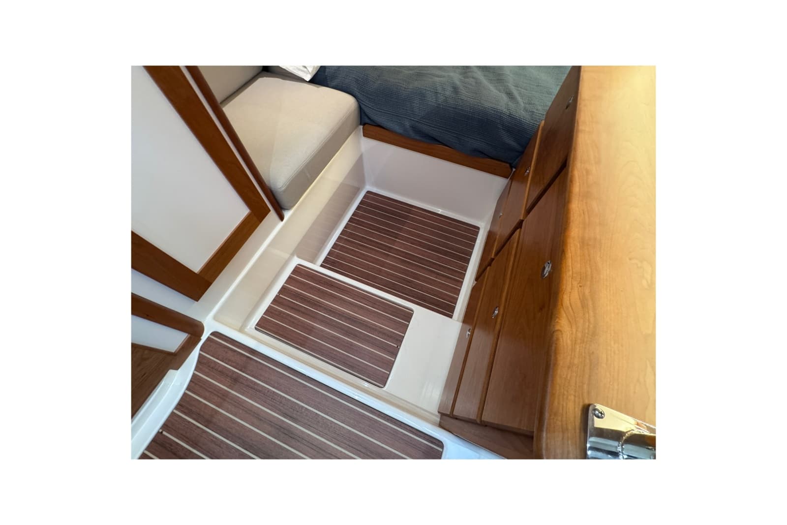 2024 Sabre 48 Salon Express