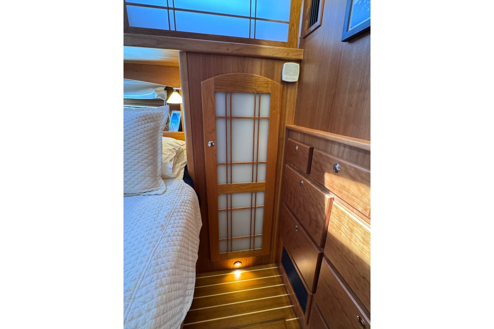 2024 Sabre 48 Salon Express