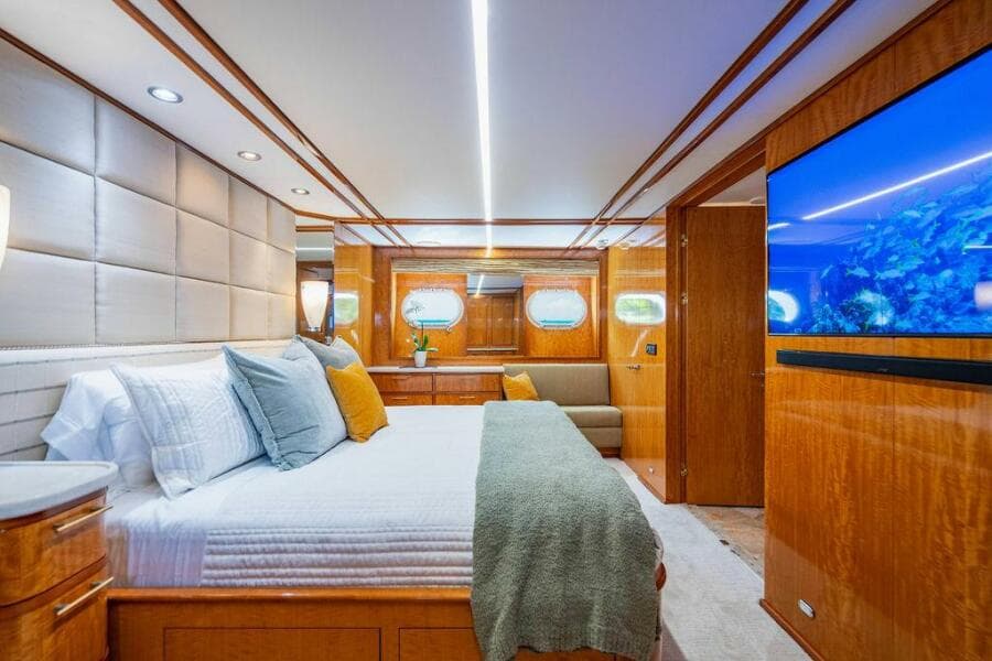 2001 Intermarine 