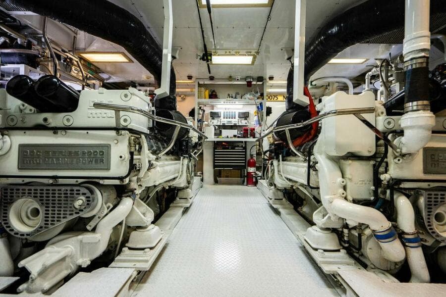 2001 Intermarine 