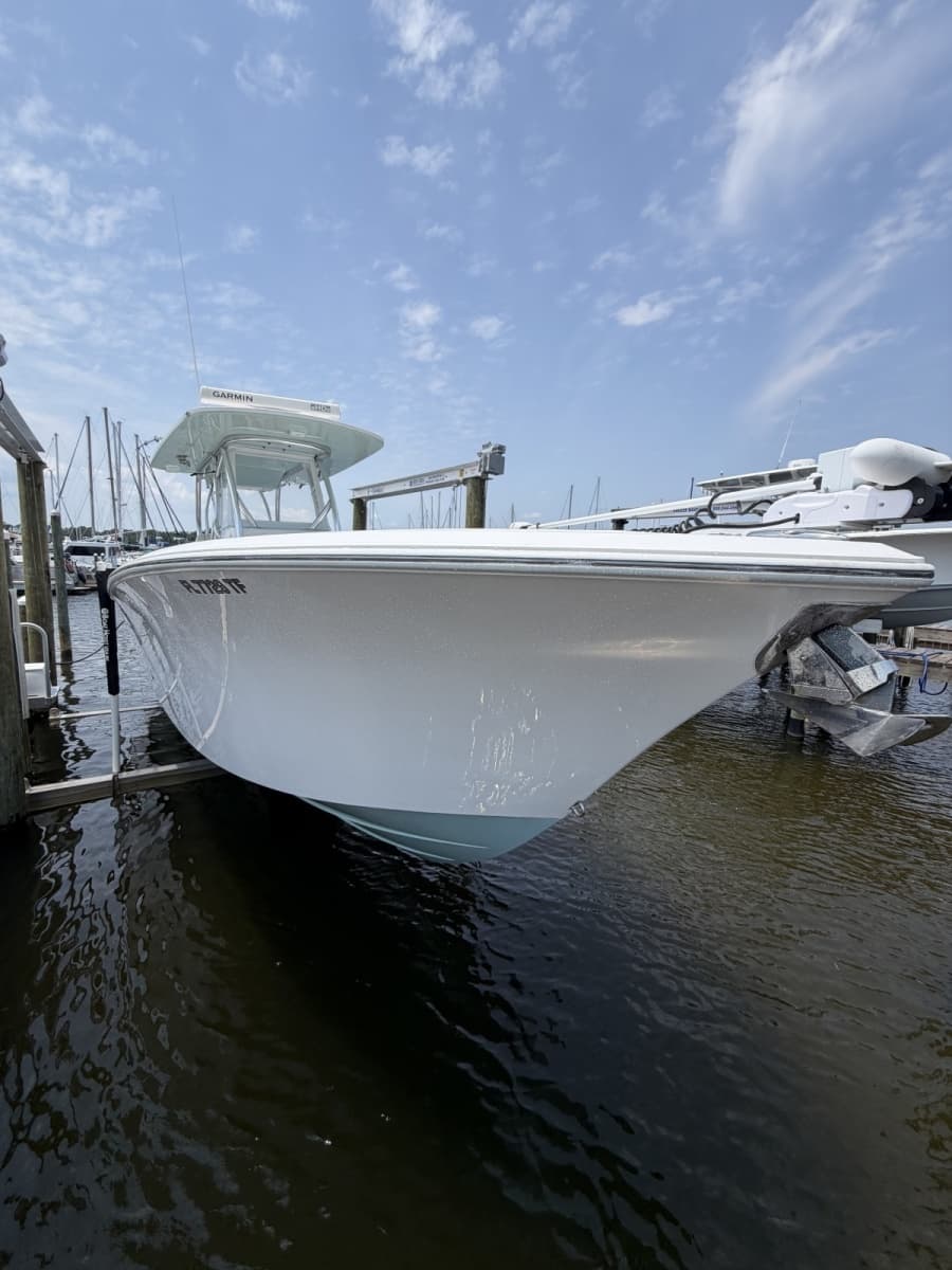 Front Runner 33 CC Bow Entry Flare