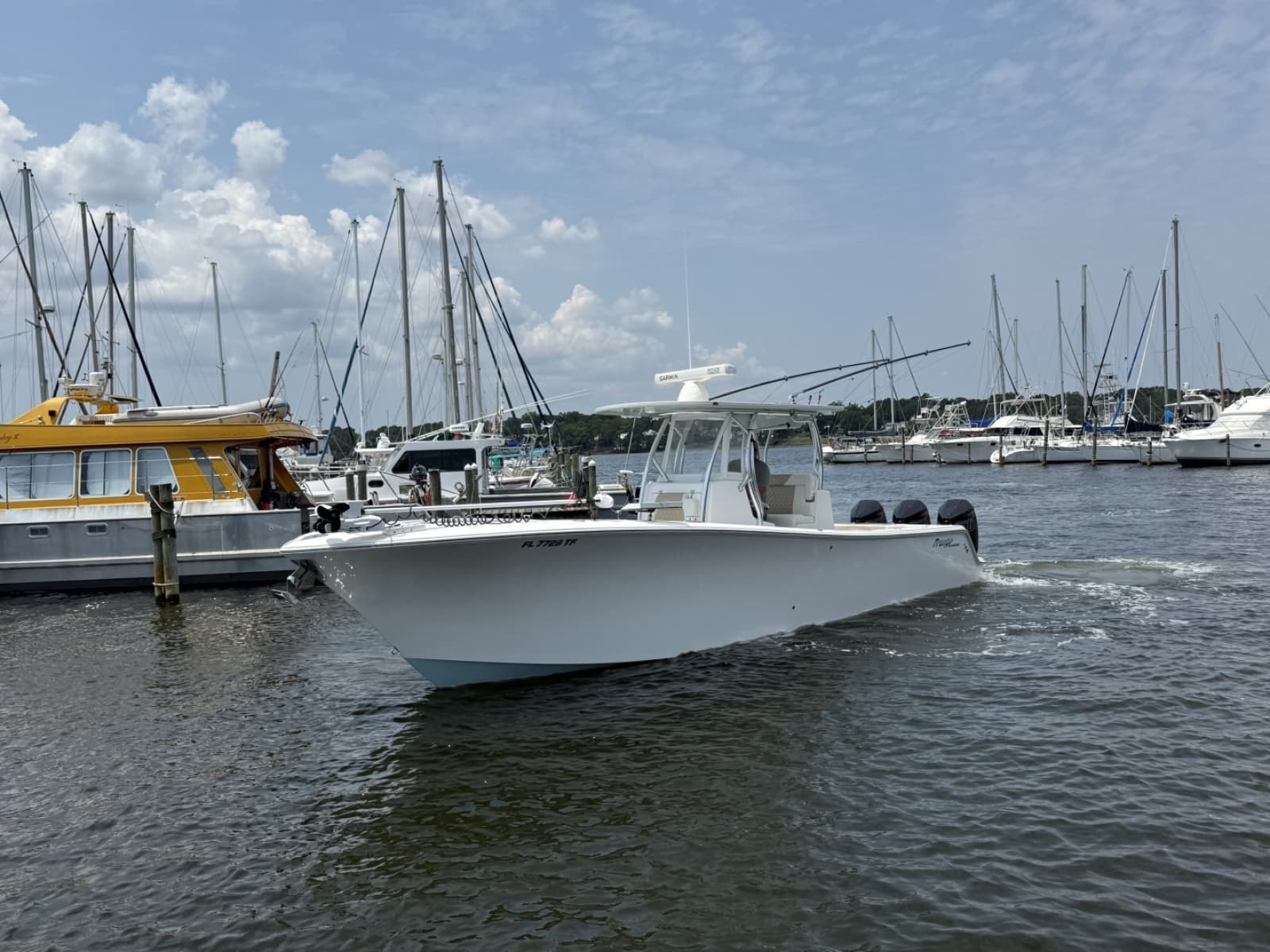 Front Runner 33 Center Console Running Profile