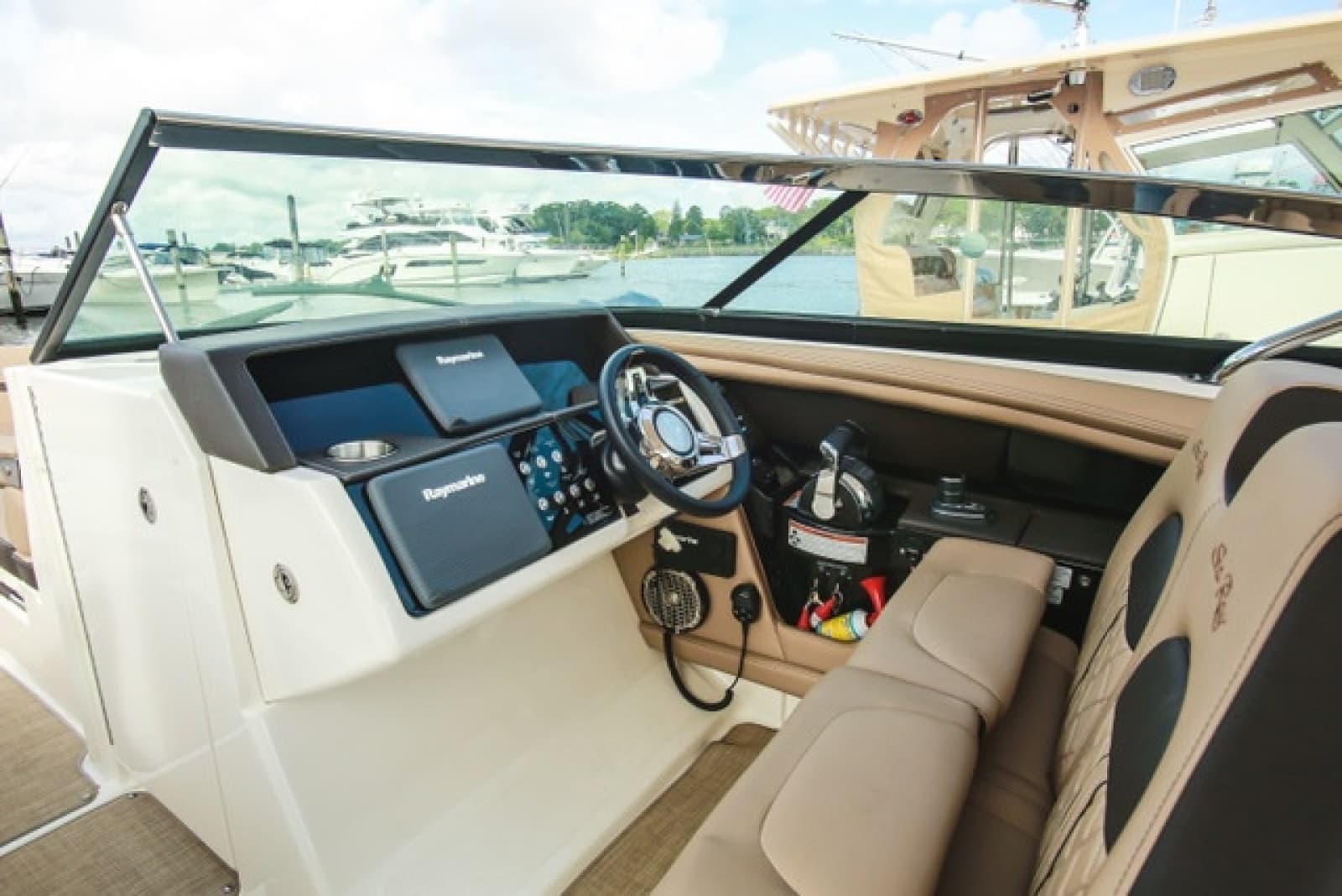 2018 Sea Ray SLX 350