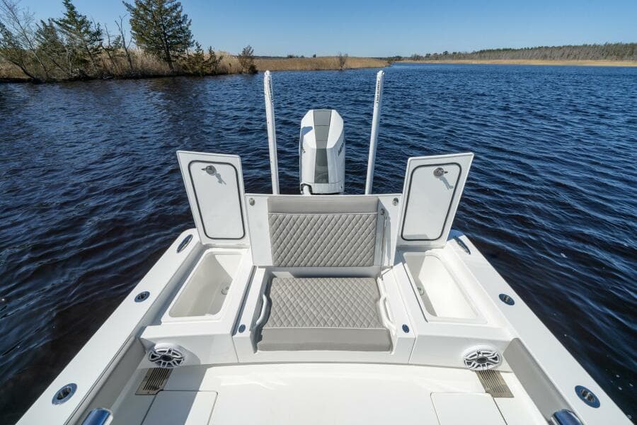 Valhalla V-28 Bay Boat Aft 