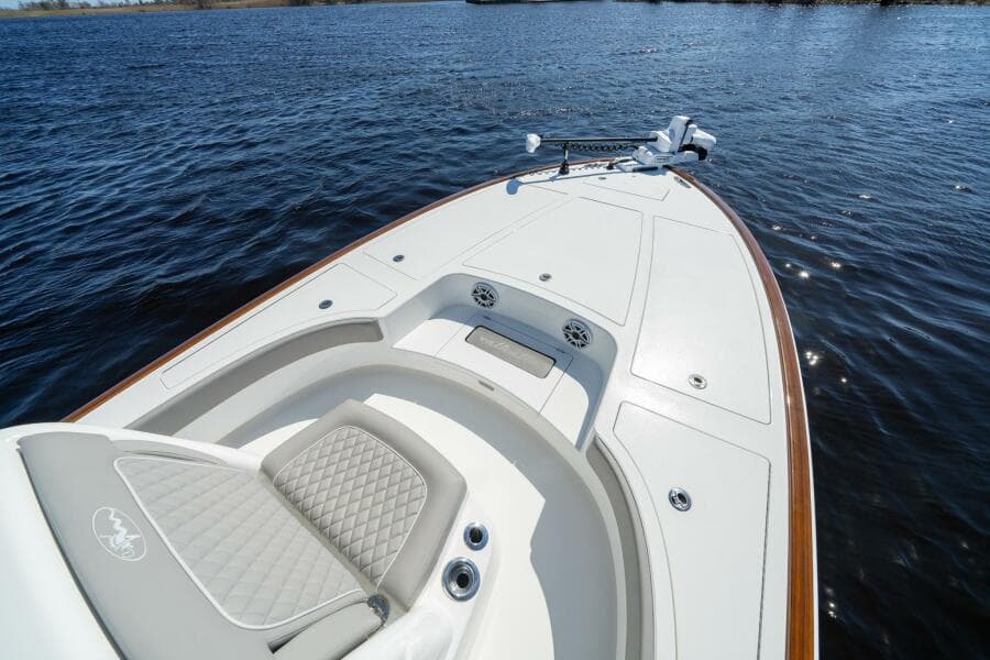 Valhalla V-28 Bay Boat Bow