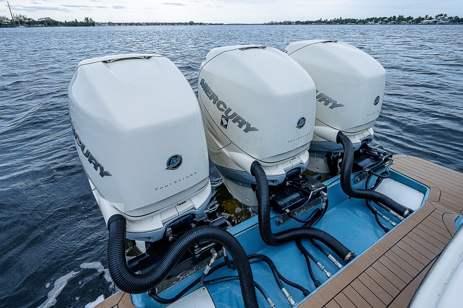 Scout 35 - WOLVERINE -  triple Mercury 350 HP Engines