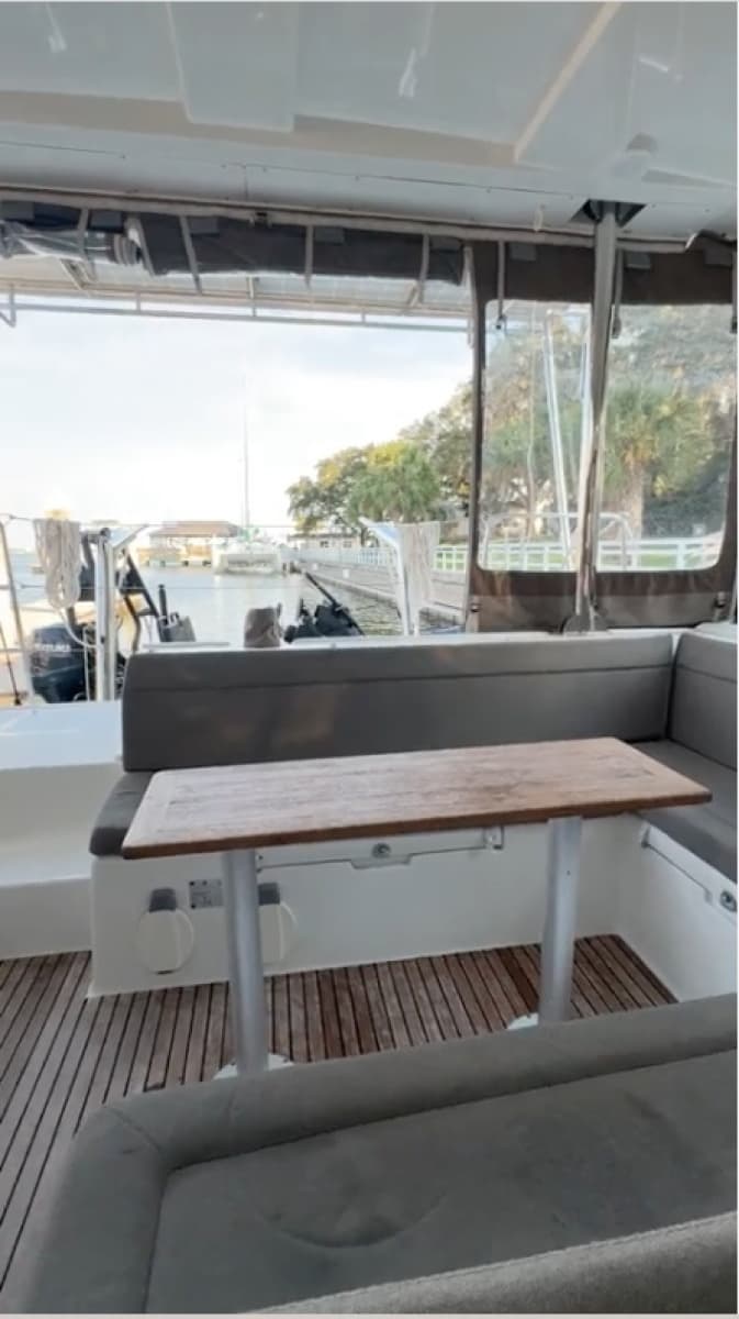 2014 Lagoon 421