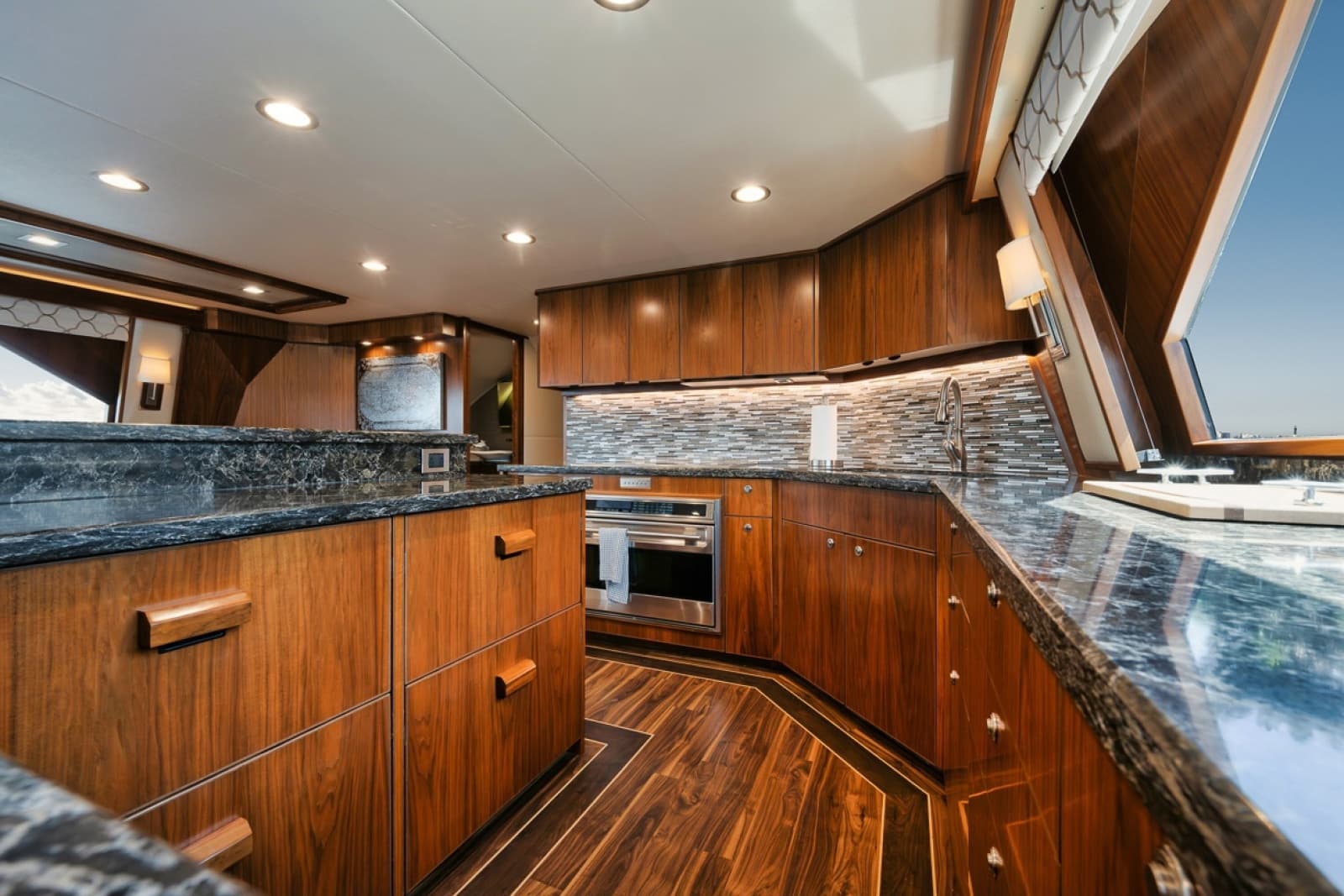 2016 Viking Enclosed Bridge