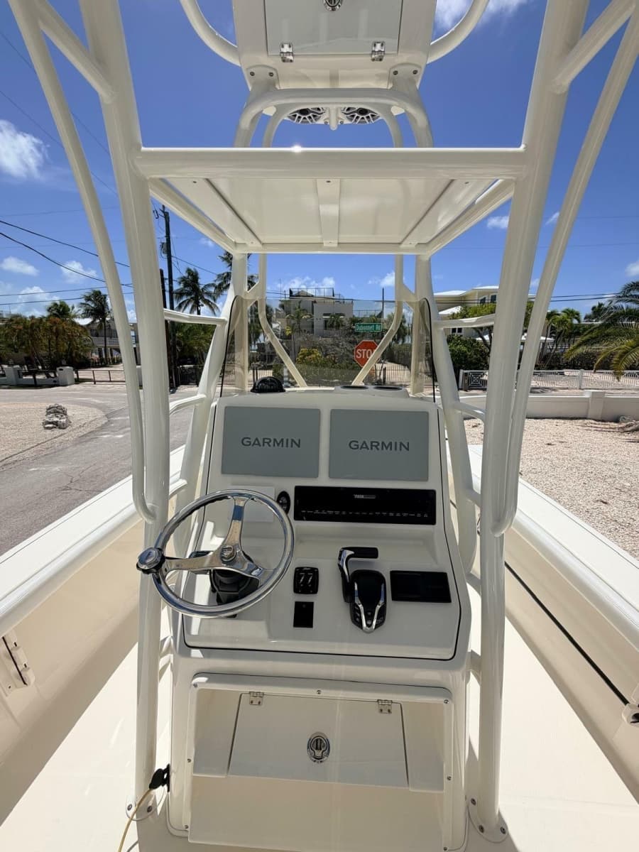 2024 Pathfinder 2400 Open