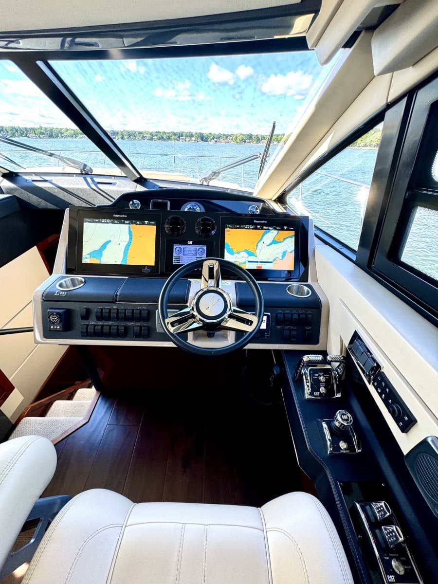2017 Sea Ray L650 Fly