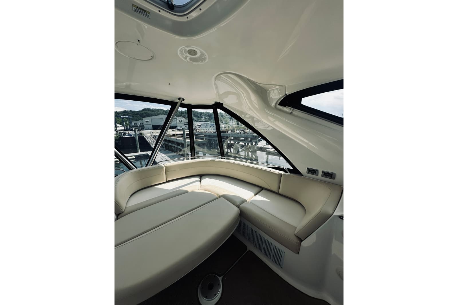2012 Meridian 441 Sedan