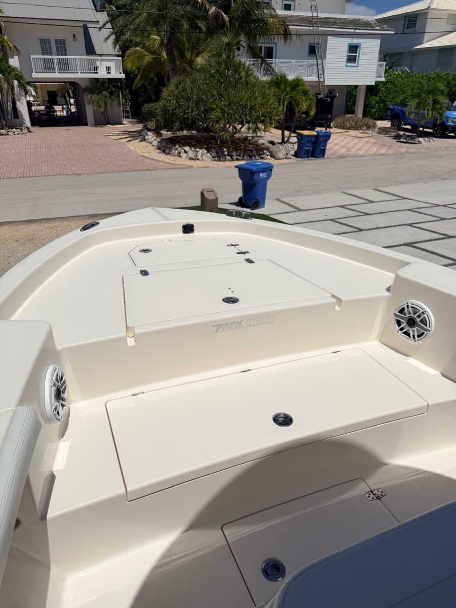 2023 Pathfinder 2400 Open